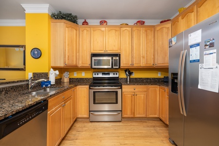 A fully-equipped kitchen is perfect for mealtime