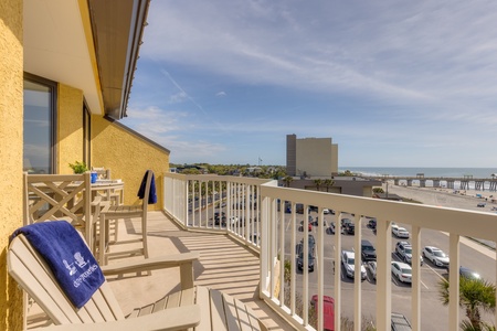 Expansive Patio