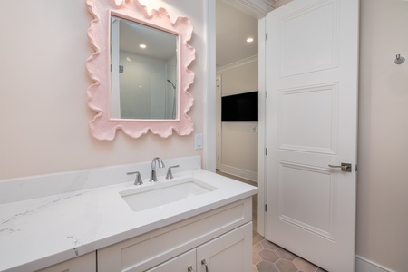 2nd Floor Queen Bedroom Full Bathroom