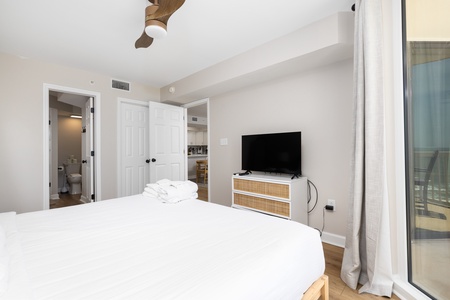 Your primary bedroom features an en suite bathroom