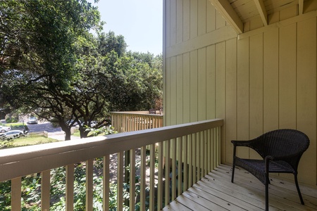 upstairs left bedroom porch