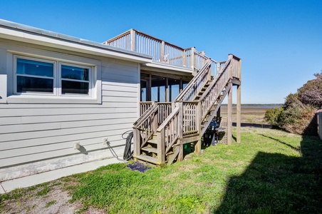 access to top porch