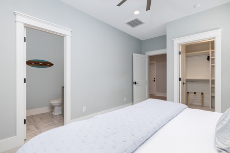 The king bedroom comes with its very own en suite bathroom