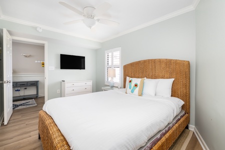 Your queen bedroom is a cozy, coastal retreat