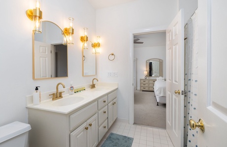 Shared Jack and Jill Bathroom