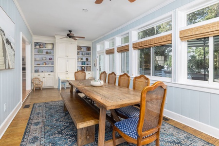 Dining table seats 10 guests