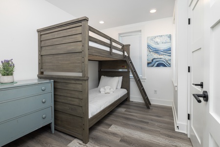 A downstairs twin bunk room is available for the kids