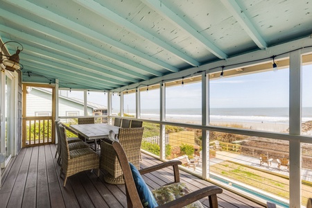 Screened porch 2