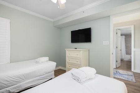 The kids will love the twin bedroom