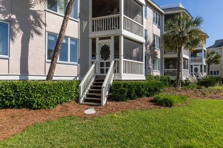 Exterior screen porch entry