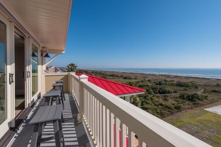 3rd Floor Oceanfront Media Room VIEW