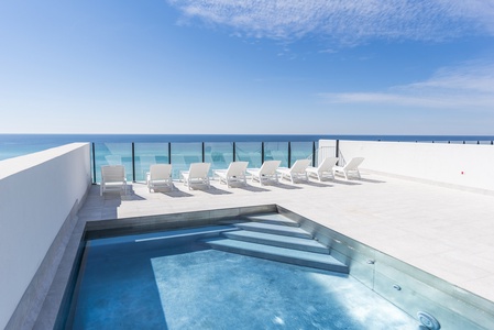 Rooftop Terrace & Pool