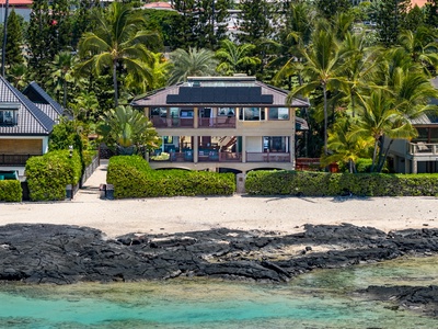 Oceanfront lanai with plush seating and panoramic views—perfect for morning coffee or sunset cocktails.