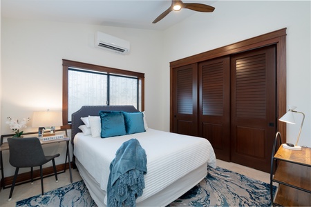 2nd level suite has a queen-sized bed.