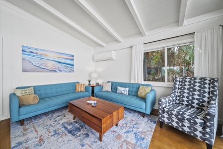 Stunning shoreline views stretching along Oahu’s famed North Shore with unobstructed sunset views.