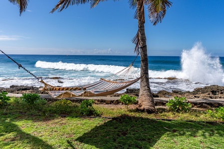 Swaying palms and a cozy hammock overlook the Pacific’s endless horizon.