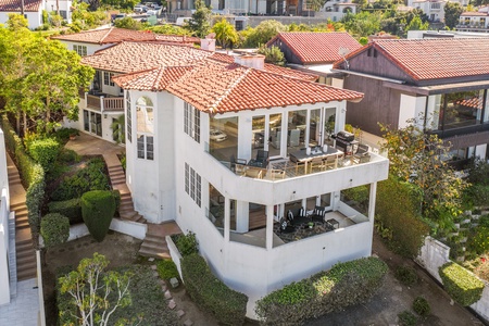 This home boasts panoramic views extending from Del Mar, Scripps Pier, La Jolla Shores, and around La Jolla to the Cove.