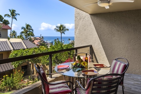 Access from the living room to the large Lanai