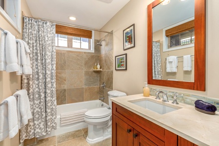 Second full bath with shower/tub combo.