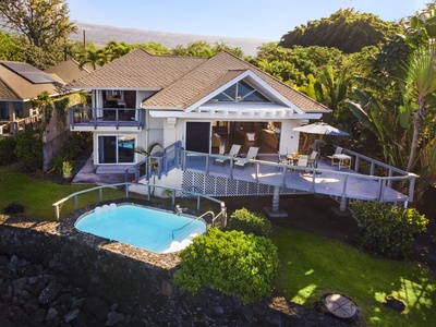 Tucked along the Kona Coast, this serene retreat offers easy access to town and beaches.