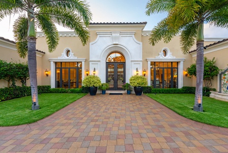 Grand Entrance to the Kahala Mansion