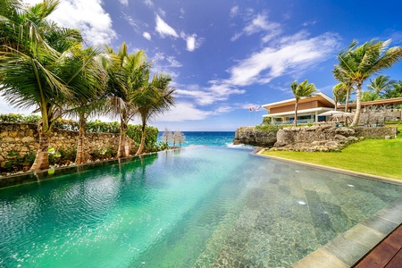 Take a refreshing dip in the luxurious infinity pool while enjoying the panoramic ocean views.