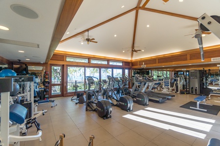 Keep up your routine with state-of-the-art equipment in a light-filled setting.