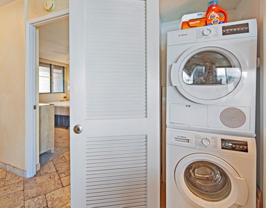 Royal Kahana 610 includes a convenient in-suite washer and dryer for easy laundry access during your stay.