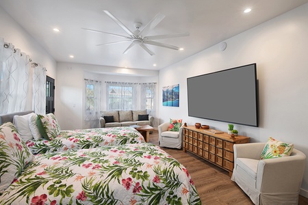 Twin bedroom with a separate entrance, combining privacy, comfort, and bright decor.