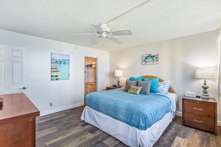 Royal Kahana 308’s calming bedroom features a king bed and space to truly unwind.