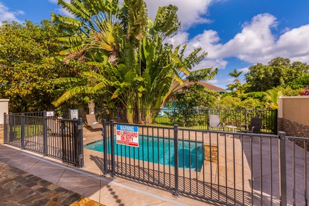 Kid-friendly pool!