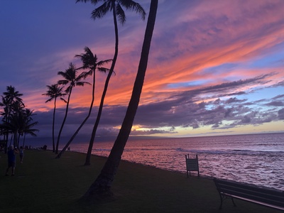 Watch a Maui sunset from Papakea B-105 as it colors the sky and sea.