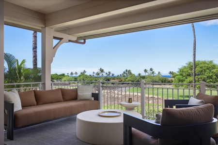 View of the vividly blue Pacific from the lanai.