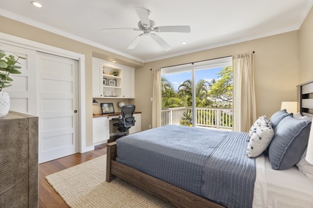 Guest bedroom 4 with queen bed