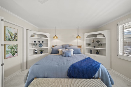 Unwind in comfort at this Hawaii vacation home, featuring a plush king bed and high-end furnishings.