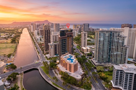 Cool off in the rooftop pool overlooking Honolulu’s skyline and swaying palms.