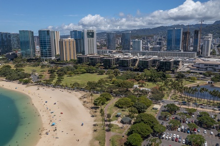 The Ala Moana Beach Park is just a few minutes away