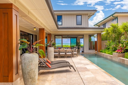 Lounge poolside with a cool drink and enjoy Hawaii!