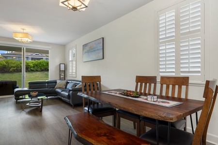 Arrive to the elegance and amenities of the Ko Olina community.