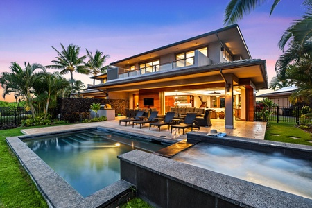 Perfect for morning coffee, afternoon reading, or sunset cocktails under the Hawaiian sky.