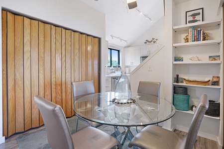 Sliding doors open to the lanai.