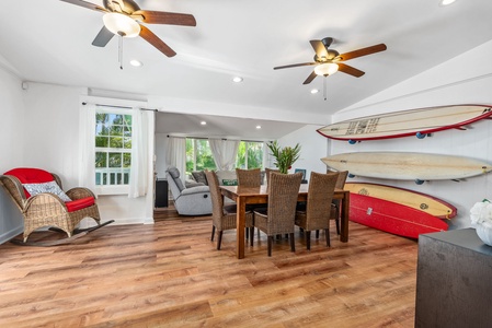 Step onto the private deck and take in the beauty of Haleiwa’s tropical surroundings.