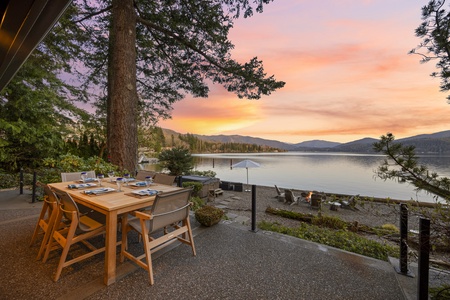 Dine al fresco under a pastel sky with lake views that make every meal memorable.