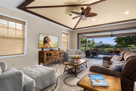 Big living room facing the private pool and spa