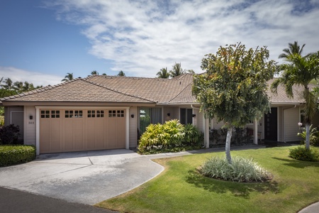 Welcome to Mauna Lani KaMilo #503—your private villa oasis on the Big Island, with driveway parking.