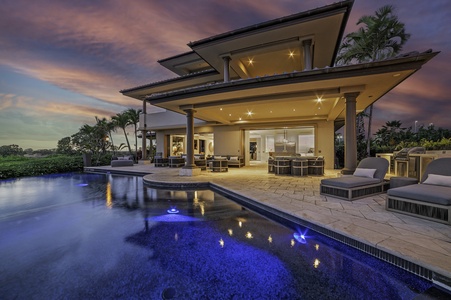 Absolute oceanfront 3 story 5 bedroom home located only blocks to Kailua-Kona town
