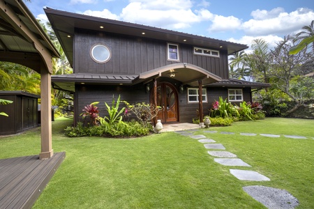 Views from the lanai area, a perfect morning coffee spot.