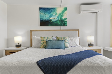 Comes with a split-type AC for a more comfortable stay.
