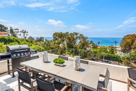 Formal Living area with spectacular ocean views and spacious balcony.