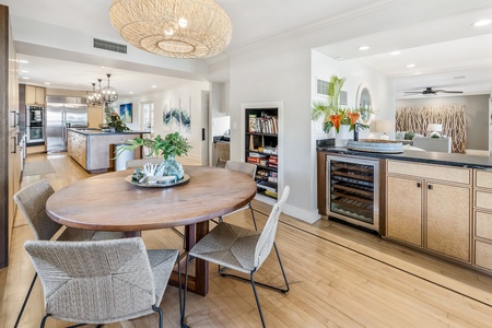 An extra place to pour a drink, catch up after the beach, or ease into the evening before dinner outside